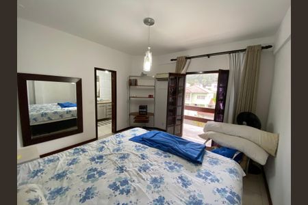 Casa à venda com 280m², 3 quartos e 2 vagas Casa à venda com 280m², 3 quartos e 2 vagasSuíte