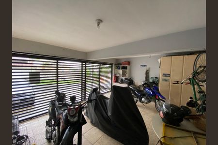 Casa à venda com 280m², 3 quartos e 2 vagas Casa à venda com 280m², 3 quartos e 2 vagasGaragem