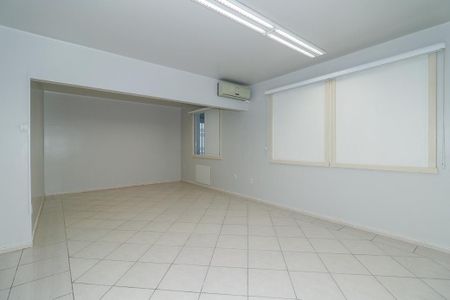 Sala de apartamento para alugar com 3 quartos, 160m² em Floresta, Porto Alegre