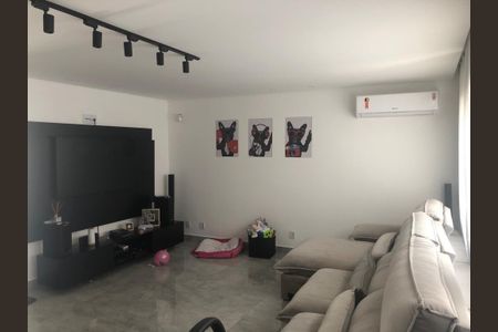 Casa à venda com 451m², 2 quartos e 6 vagas Casa à venda com 451m², 2 quartos e 6 vagasFoto 05