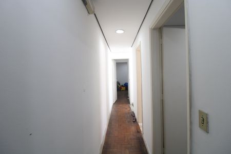 Casa à venda com 120m², 3 quartos e 4 vagasCorredor