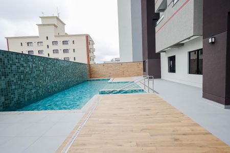 Apartamento para alugar com 64m², 2 quartos e 2 vagasÁrea comum - Piscina