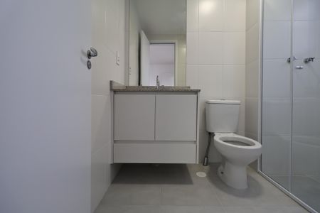 Apartamento para alugar com 64m², 2 quartos e 2 vagas Apartamento para alugar com 64m², 2 quartos e 2 vagasBanheiro da Suíte