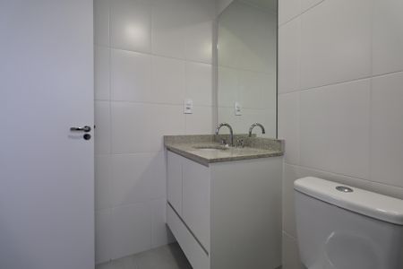 Apartamento para alugar com 64m², 2 quartos e 2 vagas Apartamento para alugar com 64m², 2 quartos e 2 vagasBanheiro da Suíte