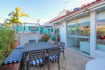 Apartamento à venda com 298m², 3 quartos e 2 vagasVaranda