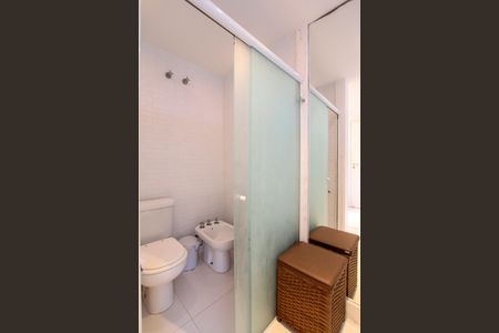 Apartamento à venda com 298m², 3 quartos e 2 vagasBanheiro - Quarto 1 suíte