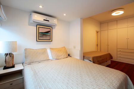 Apartamento à venda com 298m², 3 quartos e 2 vagasQuarto 2 suite