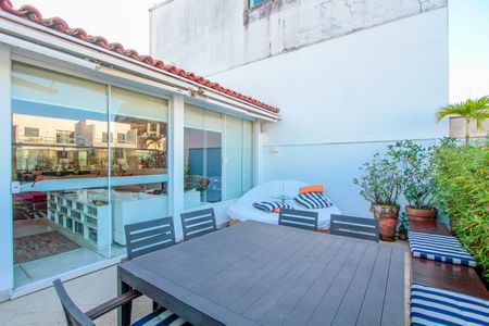 Apartamento à venda com 298m², 3 quartos e 2 vagasVaranda