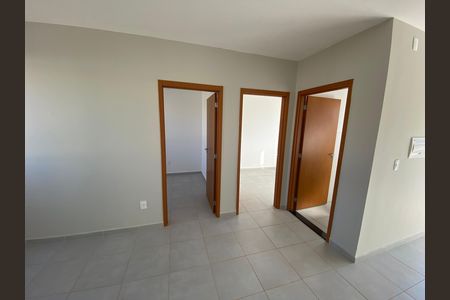 Sala de casa de condomínio para alugar com 2 quartos, 95m² em Reserva Real, Ribeirão Preto