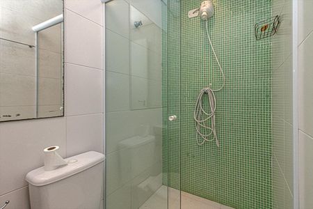 Casa à venda com 210m², 6 quartos e 2 vagas Casa à venda com 210m², 6 quartos e 2 vagasBanheiro da Suíte 6