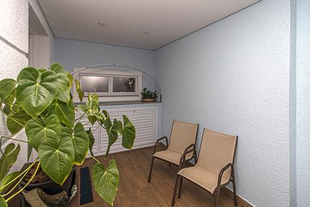 Casa à venda com 210m², 6 quartos e 2 vagas Casa à venda com 210m², 6 quartos e 2 vagasHall de Entrada