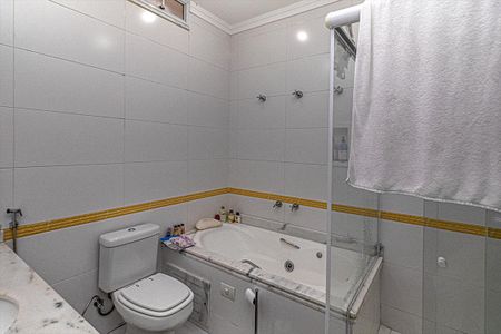 Casa à venda com 210m², 6 quartos e 2 vagas Casa à venda com 210m², 6 quartos e 2 vagasBanheiro da Suíte 3