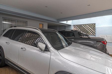 Casa à venda com 210m², 6 quartos e 2 vagas Casa à venda com 210m², 6 quartos e 2 vagasGaragem