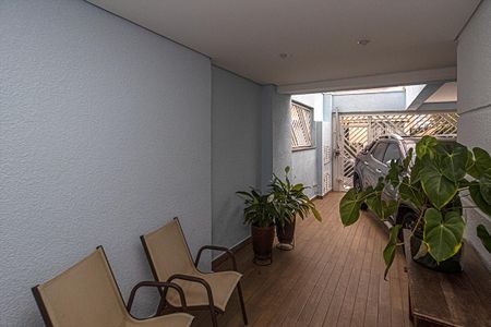 Casa à venda com 210m², 6 quartos e 2 vagas Casa à venda com 210m², 6 quartos e 2 vagashall de entrada