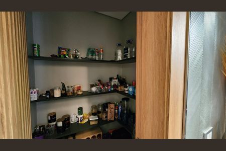 Casa de condomínio à venda com 297m², 3 quartos e 4 vagasDespensa 