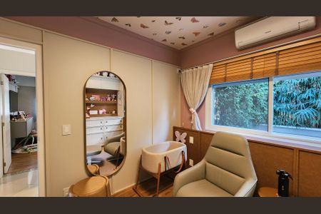 Casa de condomínio à venda com 297m², 3 quartos e 4 vagasQuarto 1