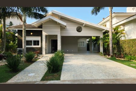 Casa de condomínio à venda com 297m², 3 quartos e 4 vagasFachada