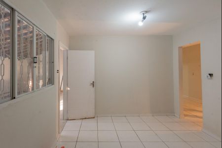 Casa à venda com 118m², 2 quartos e 2 vagas Casa à venda com 118m², 2 quartos e 2 vagasSala