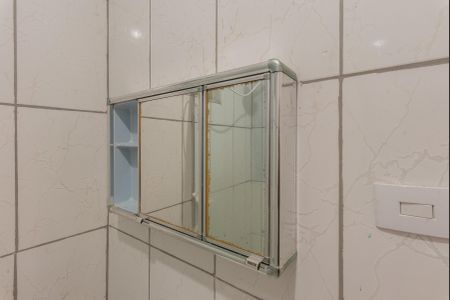 Casa à venda com 118m², 2 quartos e 2 vagas Casa à venda com 118m², 2 quartos e 2 vagasBanheiro