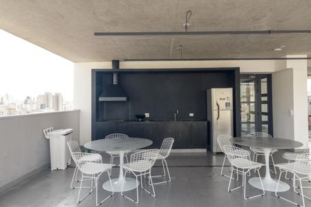 Apartamento à venda com 27m², 1 quarto e sem vaga Apartamento à venda com 27m², 1 quarto e sem vagaÁrea comum - Churrasqueira