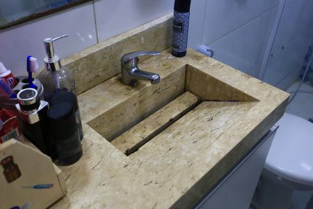 Apartamento à venda com 65m², 2 quartos e 1 vaga Apartamento à venda com 65m², 2 quartos e 1 vagaBanheiro