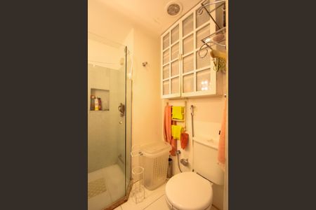 Apartamento à venda com 75m², 2 quartos e 1 vagaBanheiro Social