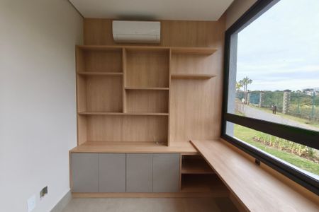 Casa de condomínio à venda com 313m², 4 quartos e 4 vagasEscritório