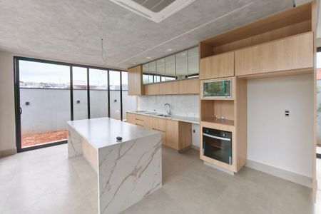 Casa de condomínio à venda com 313m², 4 quartos e 4 vagasCozinha