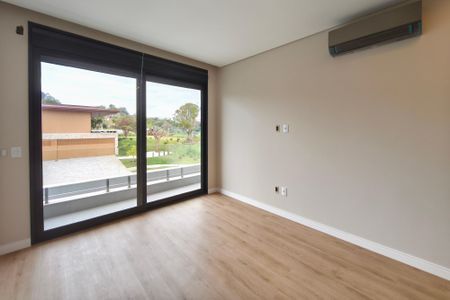 Casa de condomínio à venda com 313m², 4 quartos e 4 vagasSuíte 2