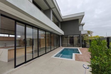 Casa de condomínio à venda com 313m², 4 quartos e 4 vagasQuintal - Piscina