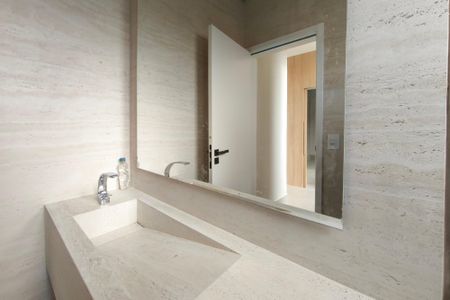 Casa de condomínio à venda com 313m², 4 quartos e 4 vagasLavabo da Sala de TV