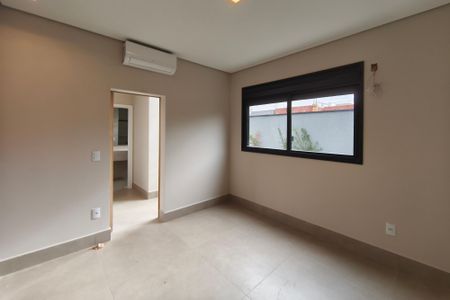 Casa de condomínio à venda com 313m², 4 quartos e 4 vagasSala de TV