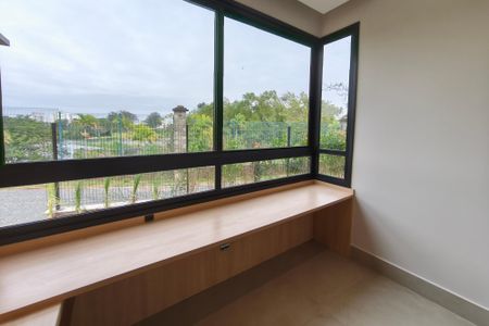 Casa de condomínio à venda com 313m², 4 quartos e 4 vagasEscritório