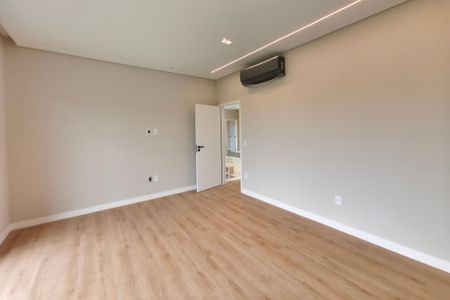 Casa de condomínio à venda com 313m², 4 quartos e 4 vagasSuíte 3