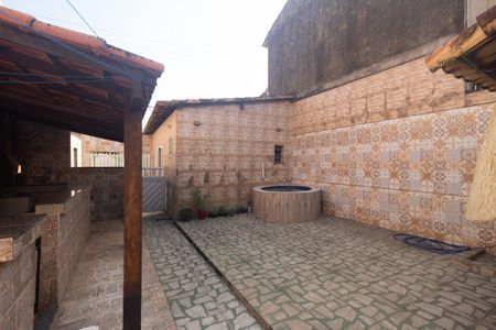 Casa para alugar com 395m², 3 quartos e 1 vagaQuintal