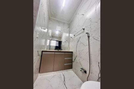 Casa à venda com 190m², 3 quartos e 1 vagaBanheiro