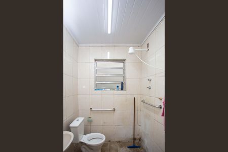 Casa à venda com 125m², 2 quartos e 2 vagasBanheiro 1