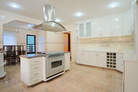 Casa à venda com 300m², 4 quartos e 4 vagasCozinha