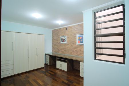 Casa à venda com 300m², 4 quartos e 4 vagasEscritório