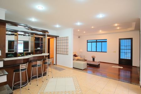 Casa à venda com 300m², 4 quartos e 4 vagasSala