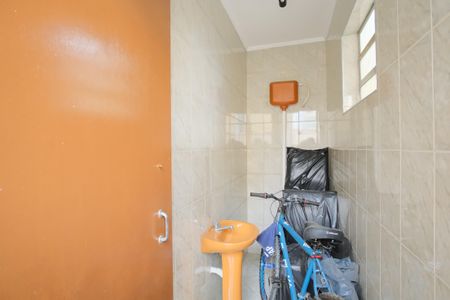 Casa à venda com 300m², 4 quartos e 4 vagasBanheiro do Salão de Festas