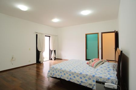 Casa à venda com 300m², 4 quartos e 4 vagasSuíte 3