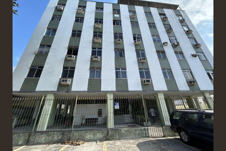 Apartamento à venda com 65m², 2 quartos e 1 vagaFachada + plaquinha