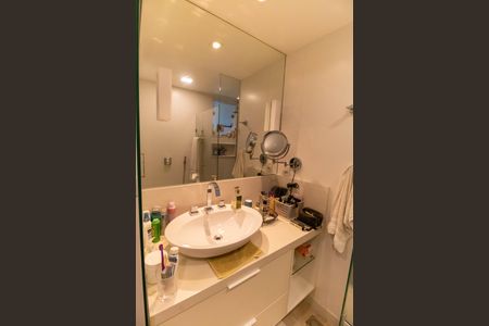 Apartamento à venda com 70m², 2 quartos e 1 vagaBanheiro da Suíte