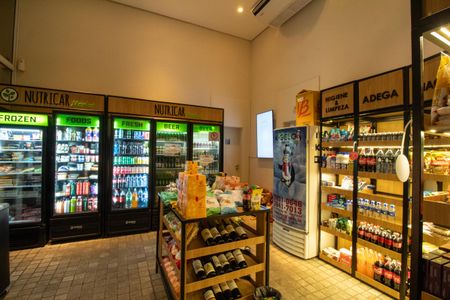 Studio para alugar com 47m², 1 quarto e 1 vaga Studio para alugar com 47m², 1 quarto e 1 vagaÁrea comum - Minimercado