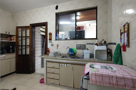 Casa de condomínio à venda com 268m², 3 quartos e 2 vagas Casa de condomínio à venda com 268m², 3 quartos e 2 vagasCozinha