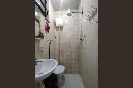 Casa de condomínio à venda com 268m², 3 quartos e 2 vagasBanheiro de serviço