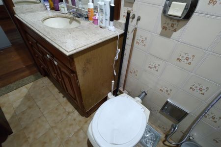 Casa de condomínio à venda com 268m², 3 quartos e 2 vagas Casa de condomínio à venda com 268m², 3 quartos e 2 vagasBanheiro da Suíte