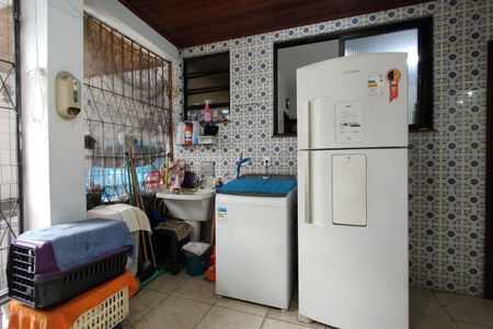 Casa de condomínio à venda com 268m², 3 quartos e 2 vagas Casa de condomínio à venda com 268m², 3 quartos e 2 vagasÁrea de Serviço