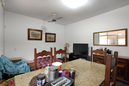 Casa de condomínio à venda com 268m², 3 quartos e 2 vagas Casa de condomínio à venda com 268m², 3 quartos e 2 vagasSala